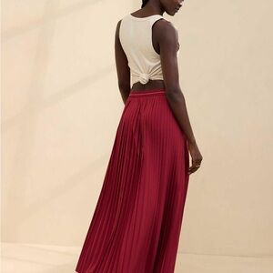 NWT Aerie Deep Pink Pleated Maxi Skirt